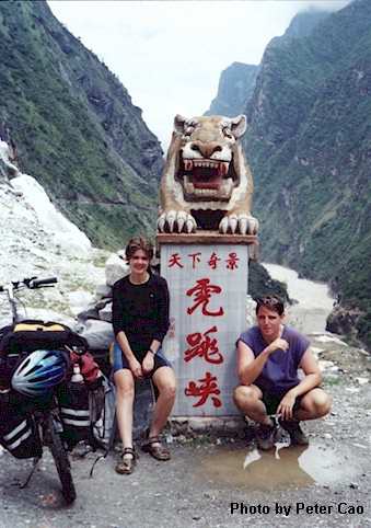 Nicola Jones and Paul Presler in Tiger Leaping Gorge